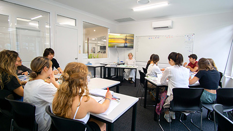 Lexisヌーサ写真